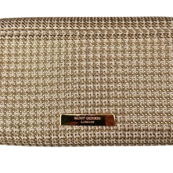 Kurt Geiger Kensington Gold and Cream Clutch w/ gold chain and dust bag NWT - Picture 4 of 7